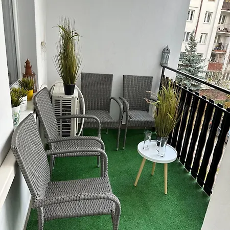 New York Style Apartament 90 M2 We Wroclawiu شقة *